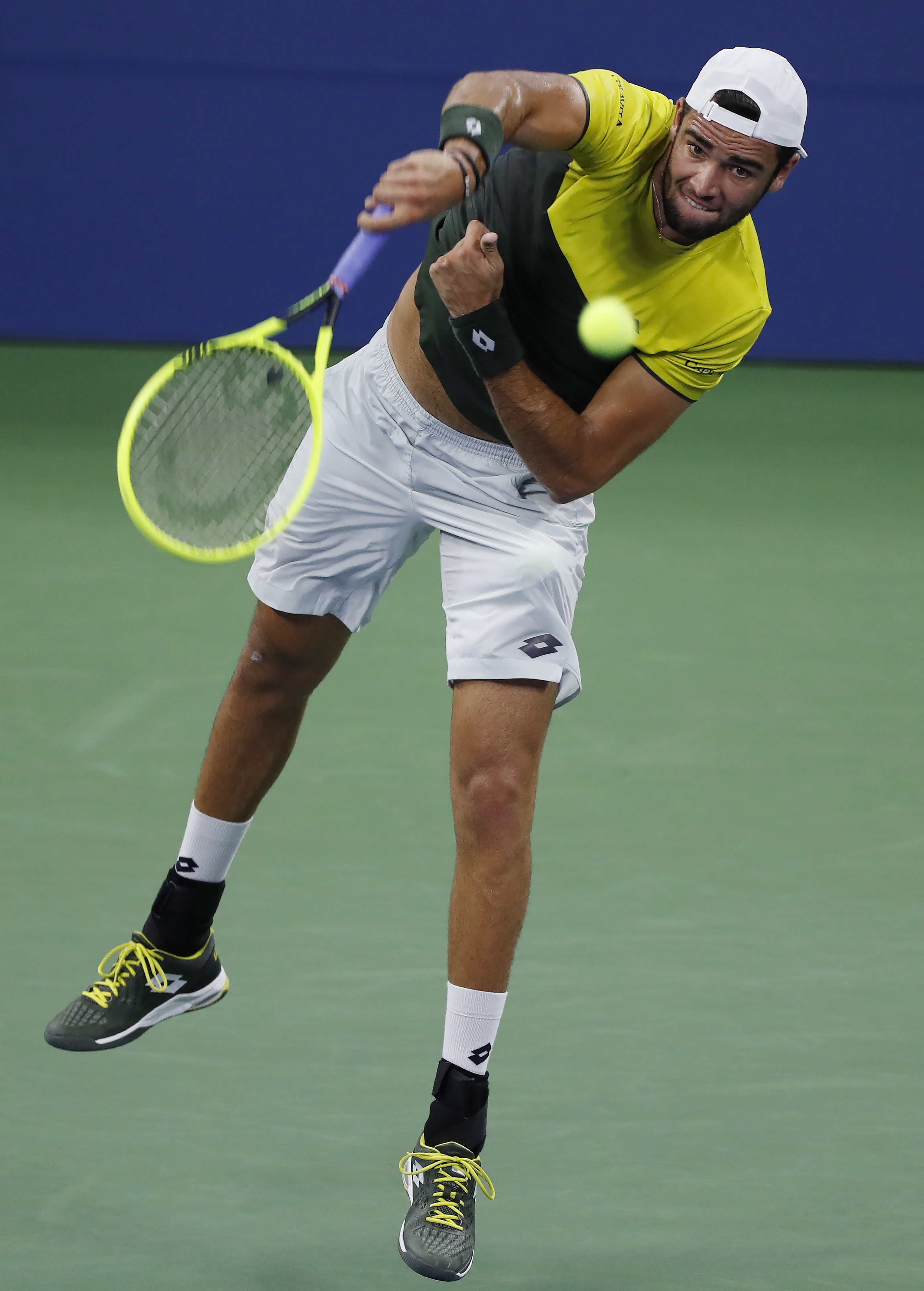 而惊艳亮相 而惊艳亮相