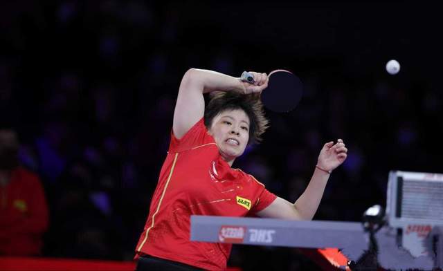 森纳在与伊 森纳在与伊